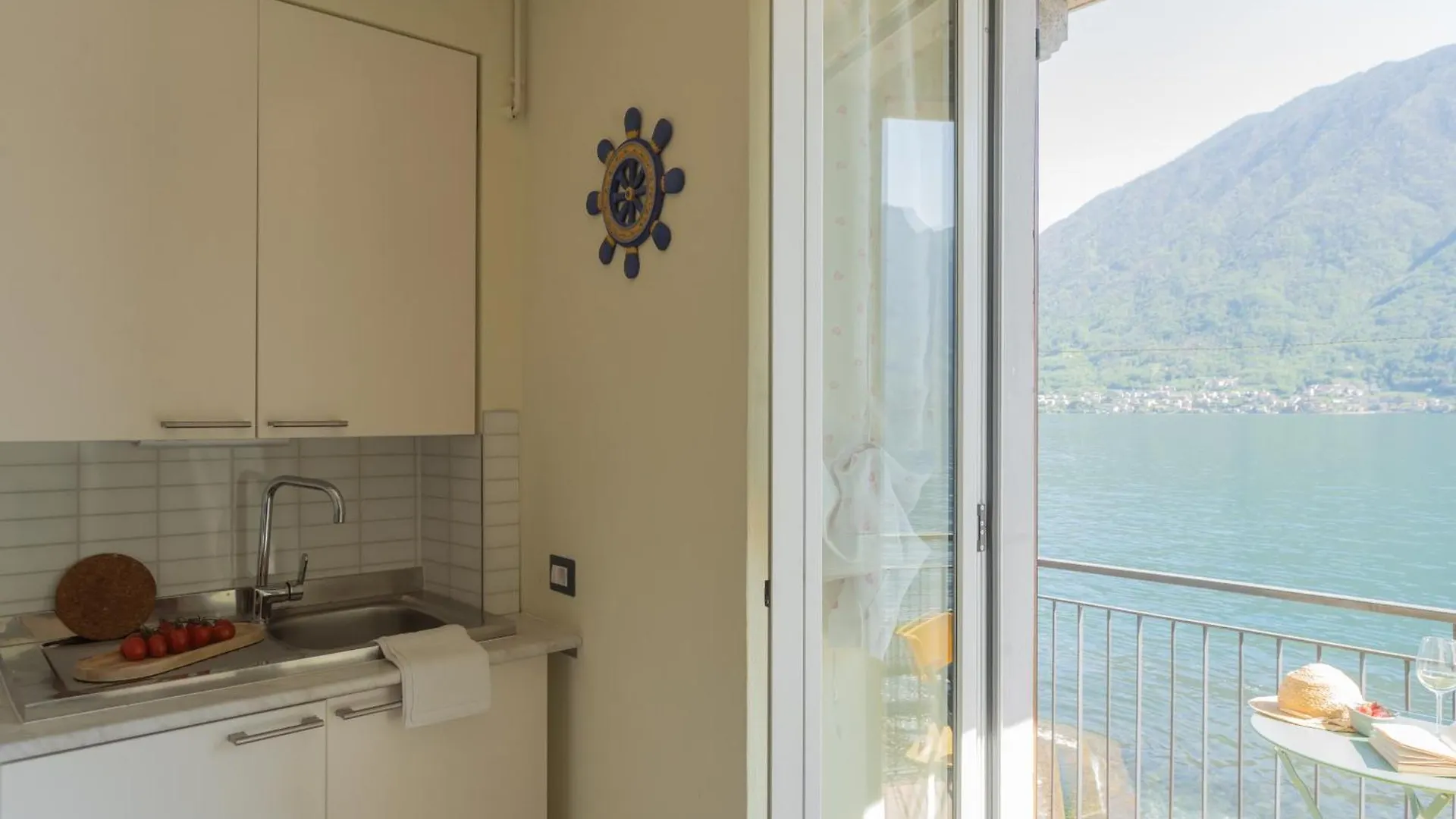 Il Timone By Rent All Como Colonno Italien