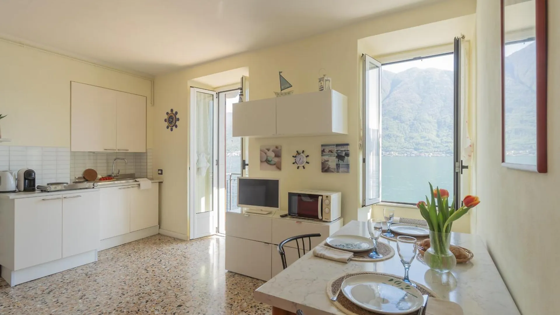 Il Timone By Rent All Como Colonno Lejlighed