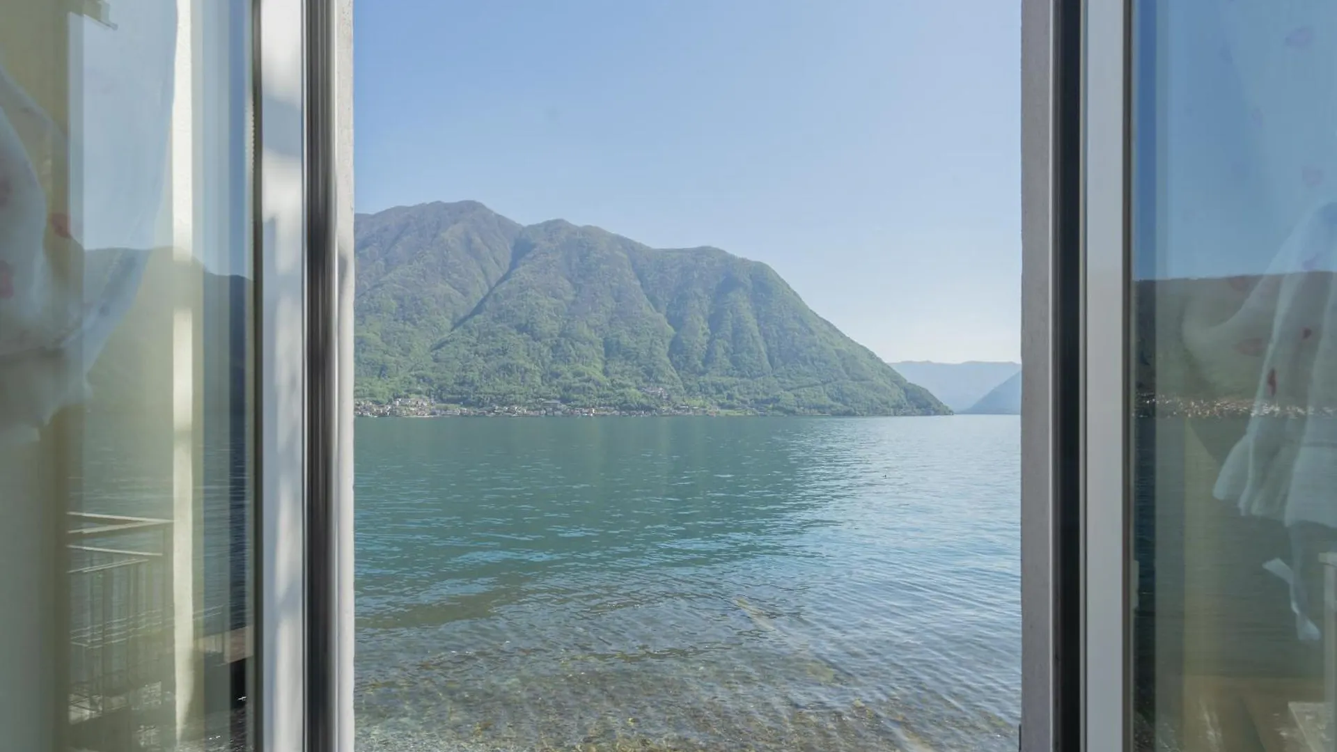 Il Timone By Rent All Como Colonno Apartment
