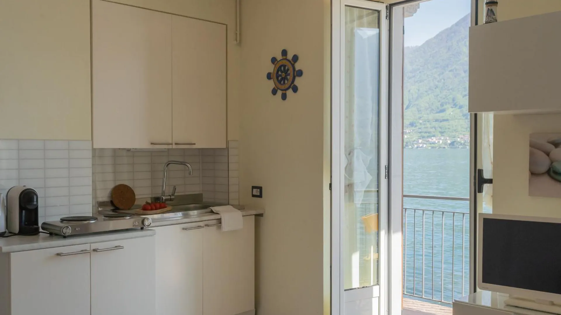 Apartment Il Timone By Rent All Como Colonno Italien
